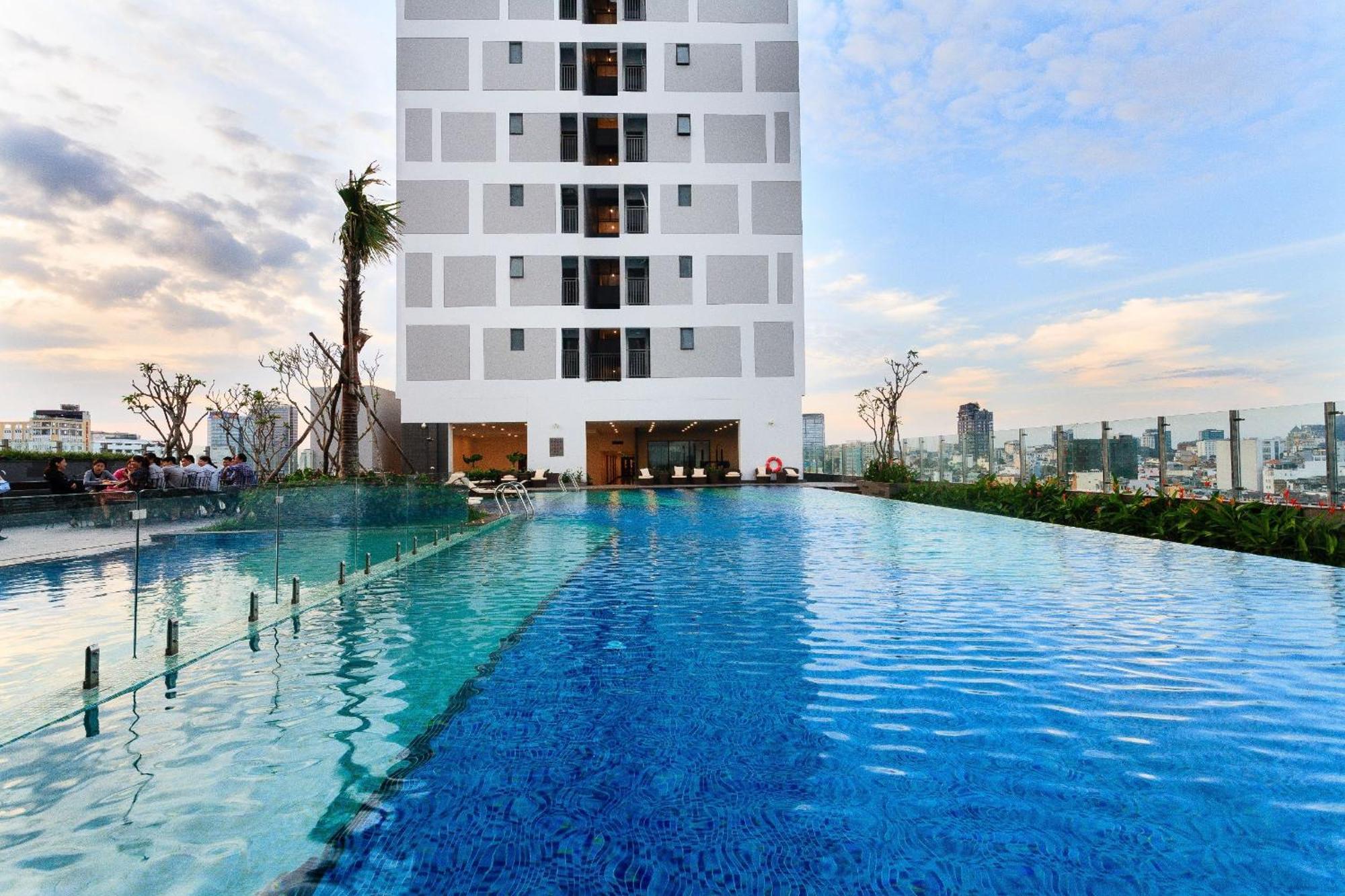 Henry - Rivergate Infinity Pool * Hô Chi Minh-Ville